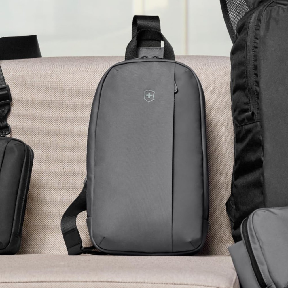 Монорюкзак Victorinox Travel Essentials Frost Grey Vt653385